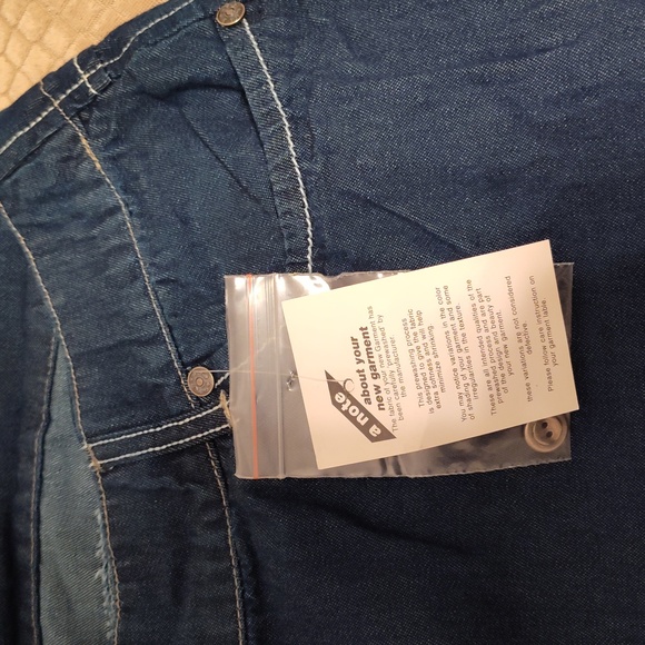 Jeans - Picture 2 of 3